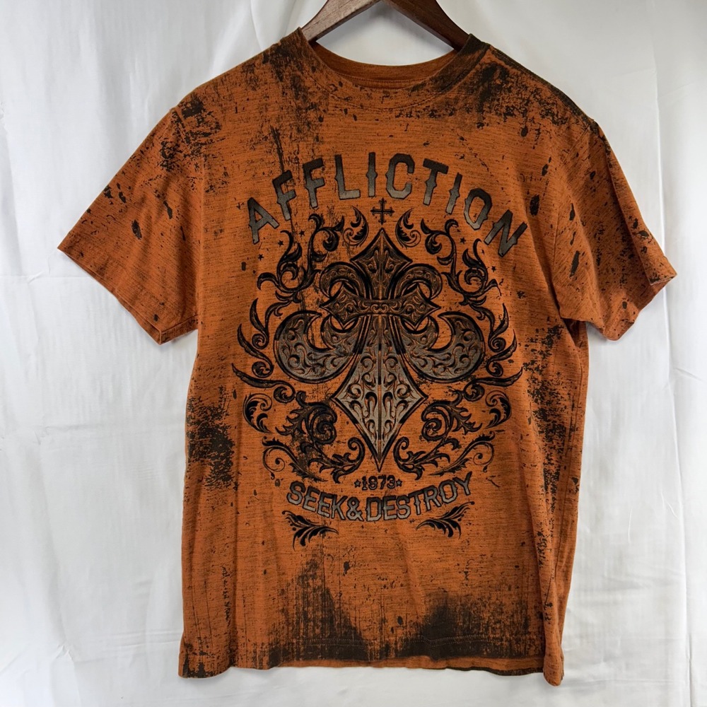 Affliction Graphic T-Shirt Mens Medium Orange Seek & Destroy Fleur-de-lis
